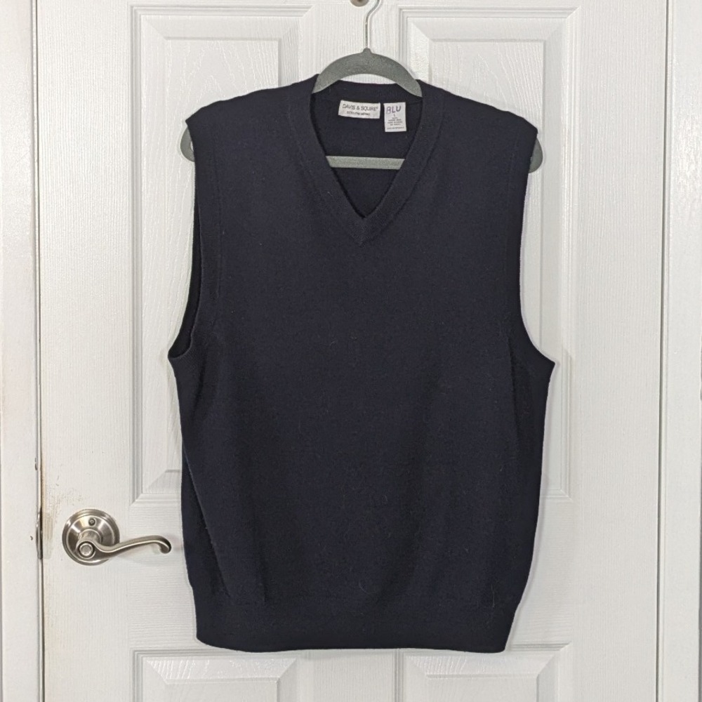 Vintage 100% Extra Fine Merino Wool V Neck Davis & Squire Grandpa Vest‎ Size L